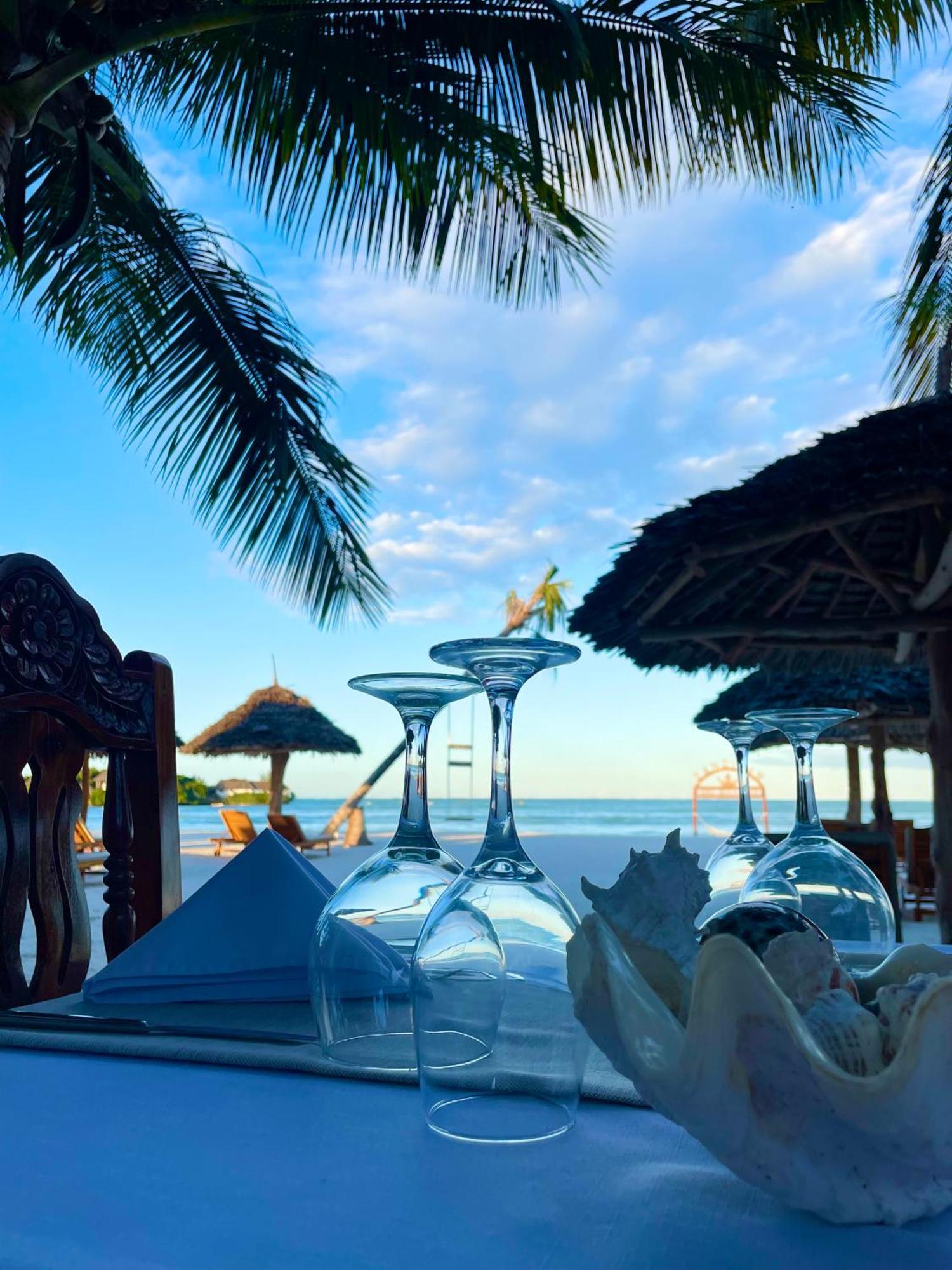 Karibu Beach Resort 퐁궤 외부 사진