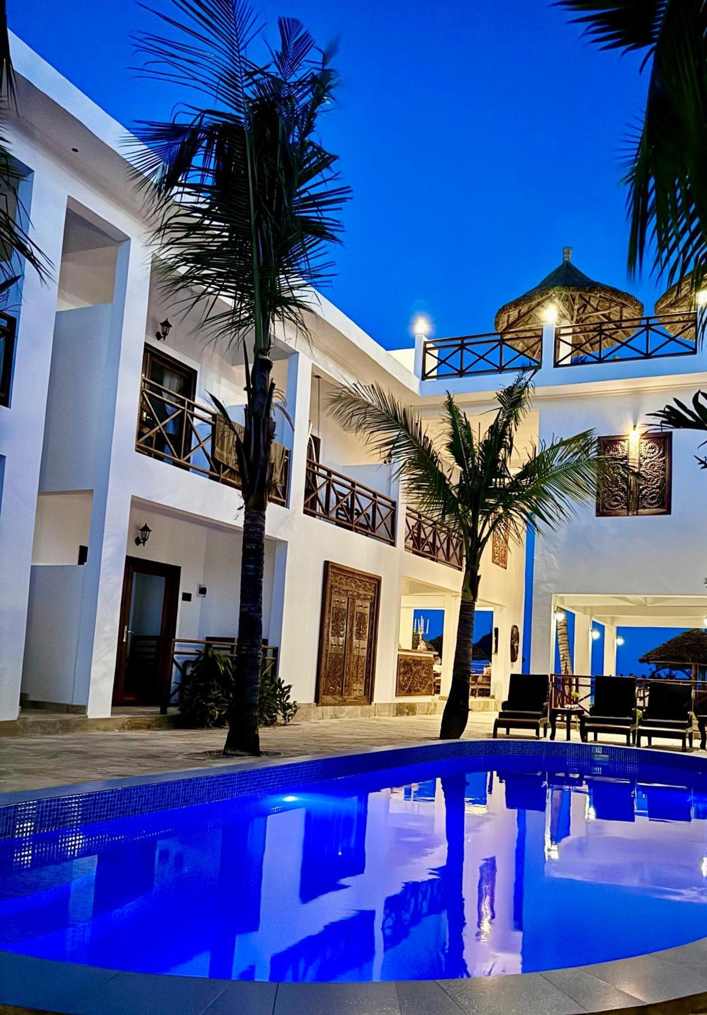 Karibu Beach Resort 퐁궤 외부 사진