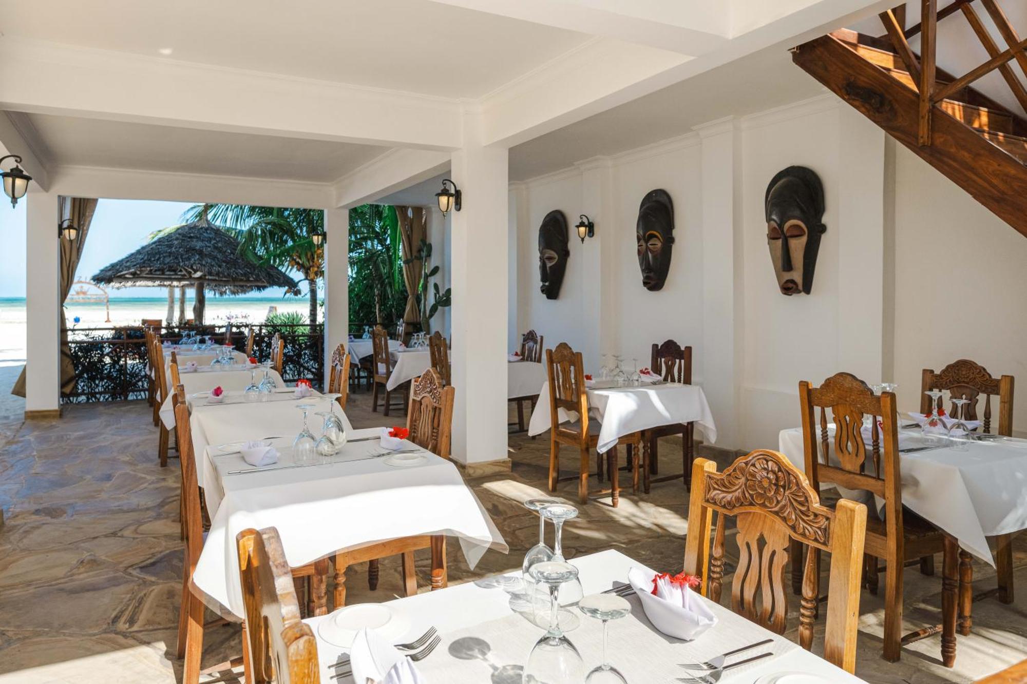 Karibu Beach Resort 퐁궤 외부 사진